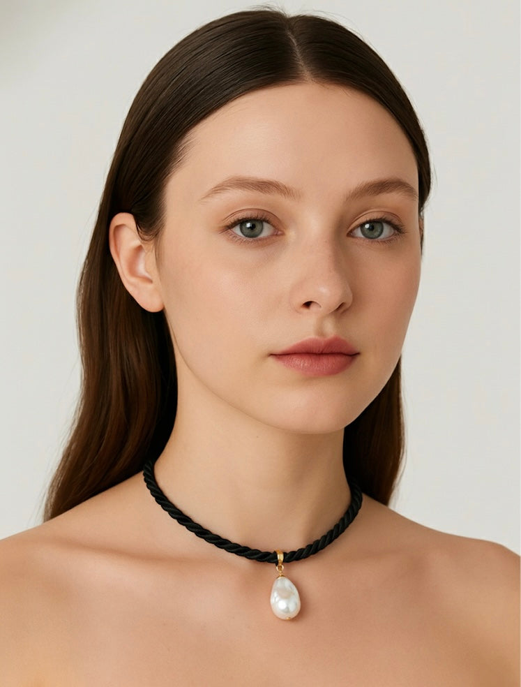 ROPE & PEARL NECKLACE