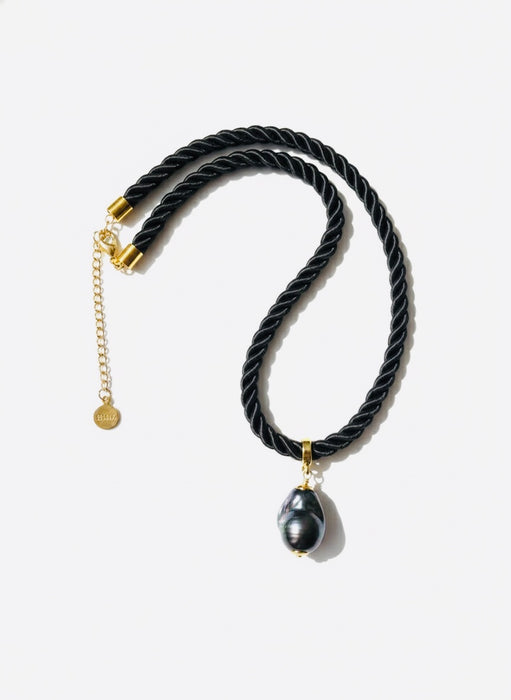 ROPE & PEARL NECKLACE