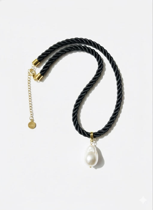 ROPE & PEARL NECKLACE