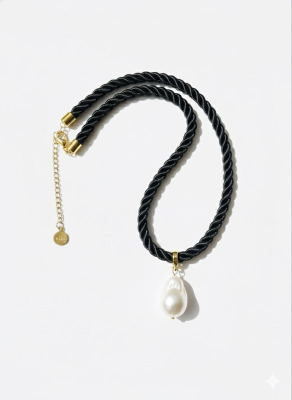 ROPE & PEARL NECKLACE