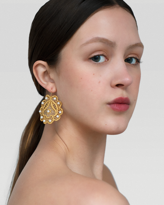 Gold lace and pearl earrings 
