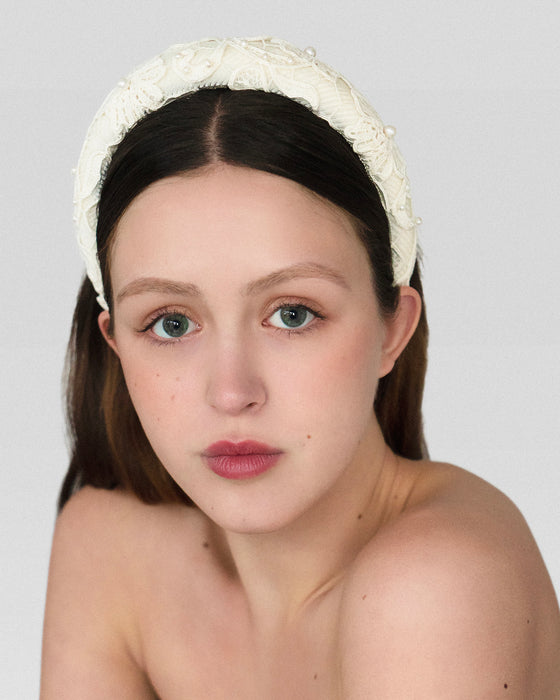 Bridal headband. Pearl headband. White lace headband with pearls